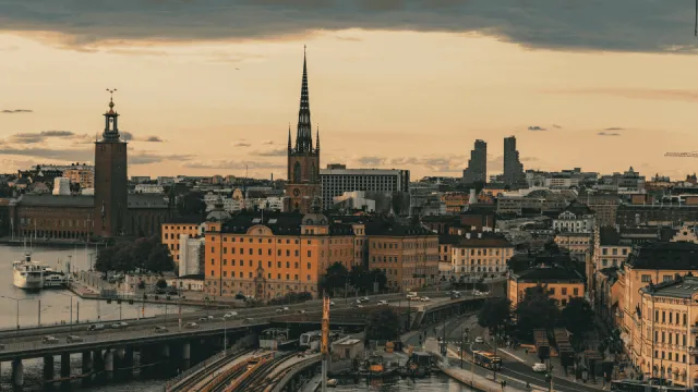 Flytta till Stockholm: Tips & Guide till att Hyra Förråd